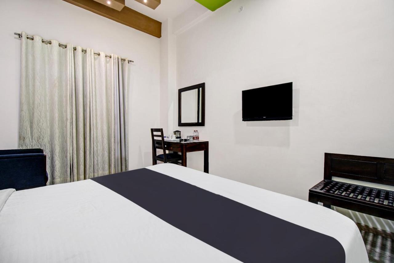 Townhouse Oak 46940 Hotel Vrindavan Sultānpur Esterno foto