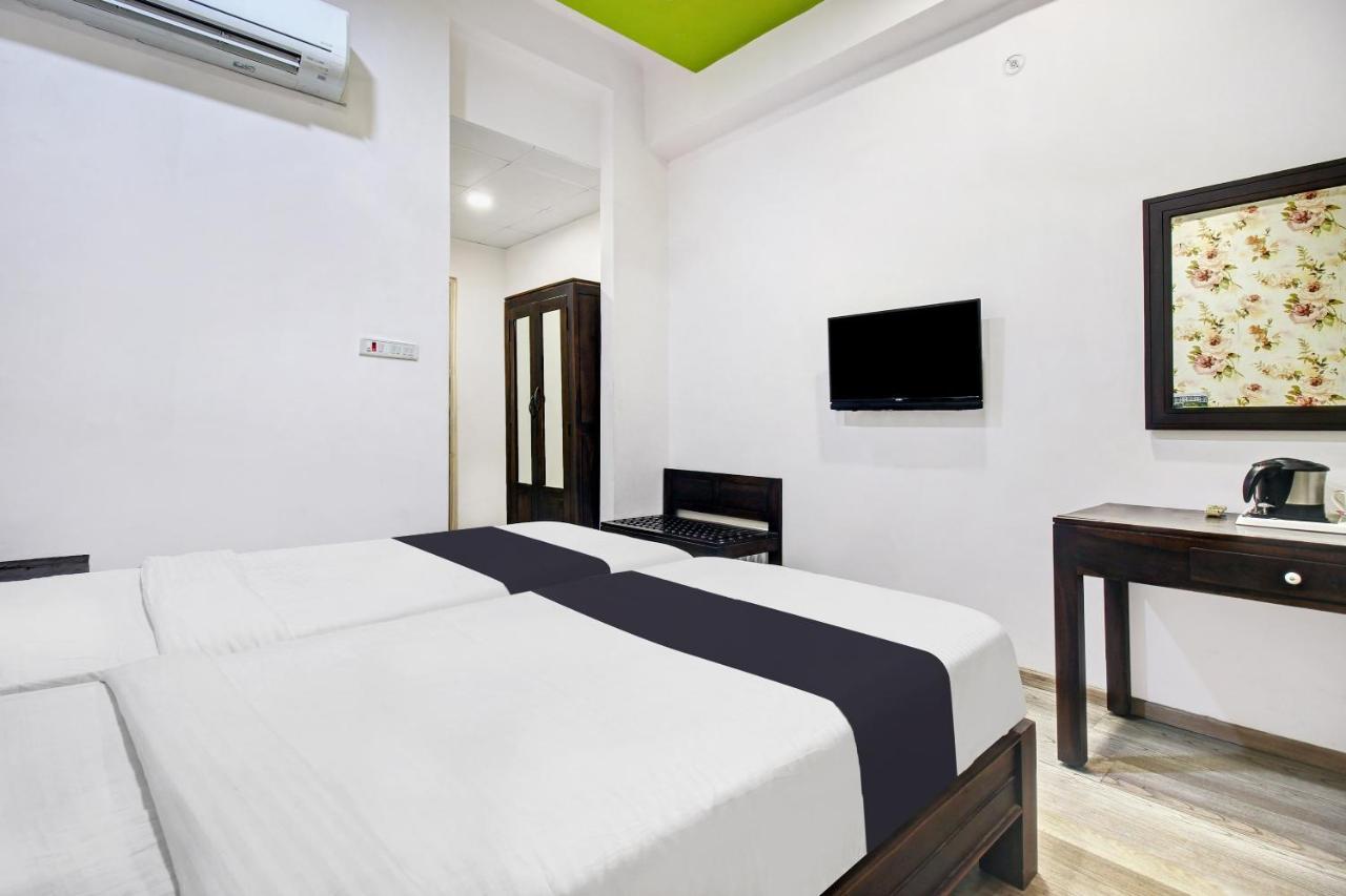 Townhouse Oak 46940 Hotel Vrindavan Sultānpur Esterno foto