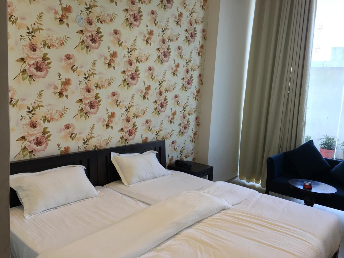 Townhouse Oak 46940 Hotel Vrindavan Sultānpur Esterno foto